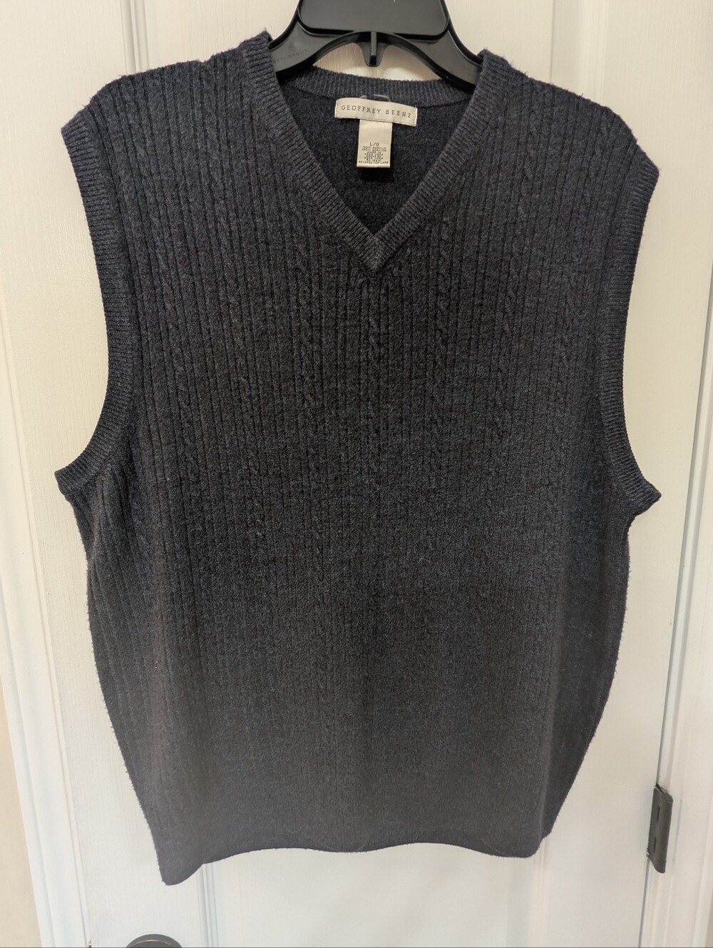 Geoffrey Beene Men's Charcoal V-Neck Ribbed Knit  Sweater Vest - Picture 2 of 7